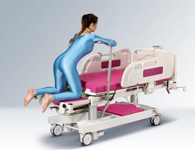Вертикальное положение для родов на кресле-кровати LM-02 FAMED.jpg