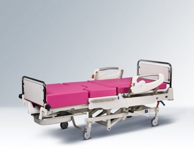Кресло-кровать для родовспоможения LM-01.5 FAMED в положении "функциональная кровать".jpg