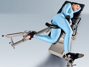 Операция на бедренной кости в положении пациента на боку